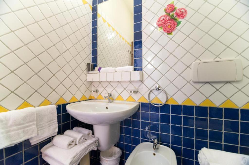 Residence Mediterraneo Rimini Ngoại thất bức ảnh