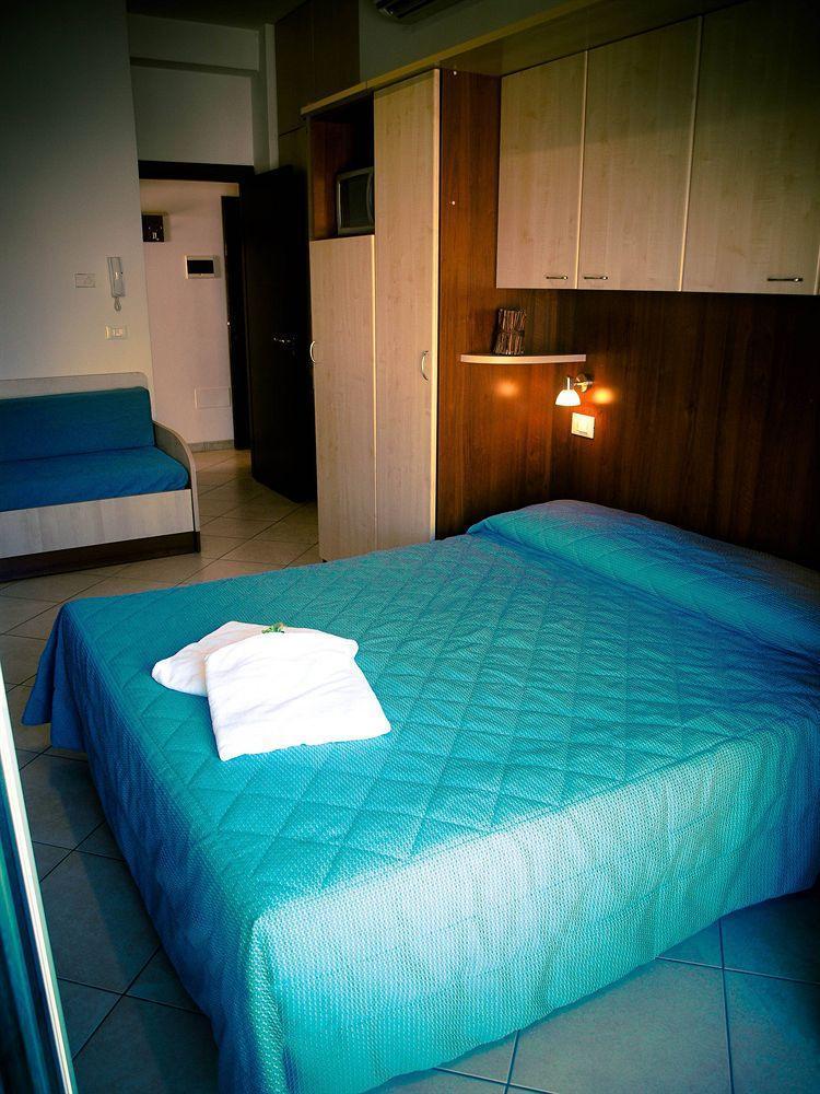 Residence Mediterraneo Rimini Ngoại thất bức ảnh