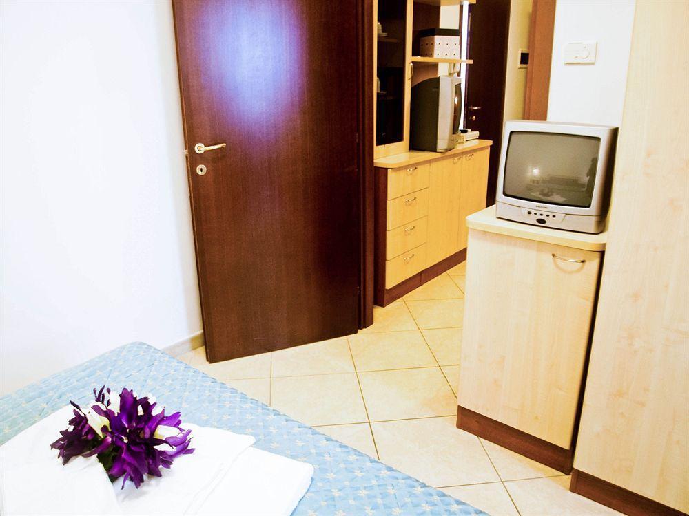 Residence Mediterraneo Rimini Ngoại thất bức ảnh
