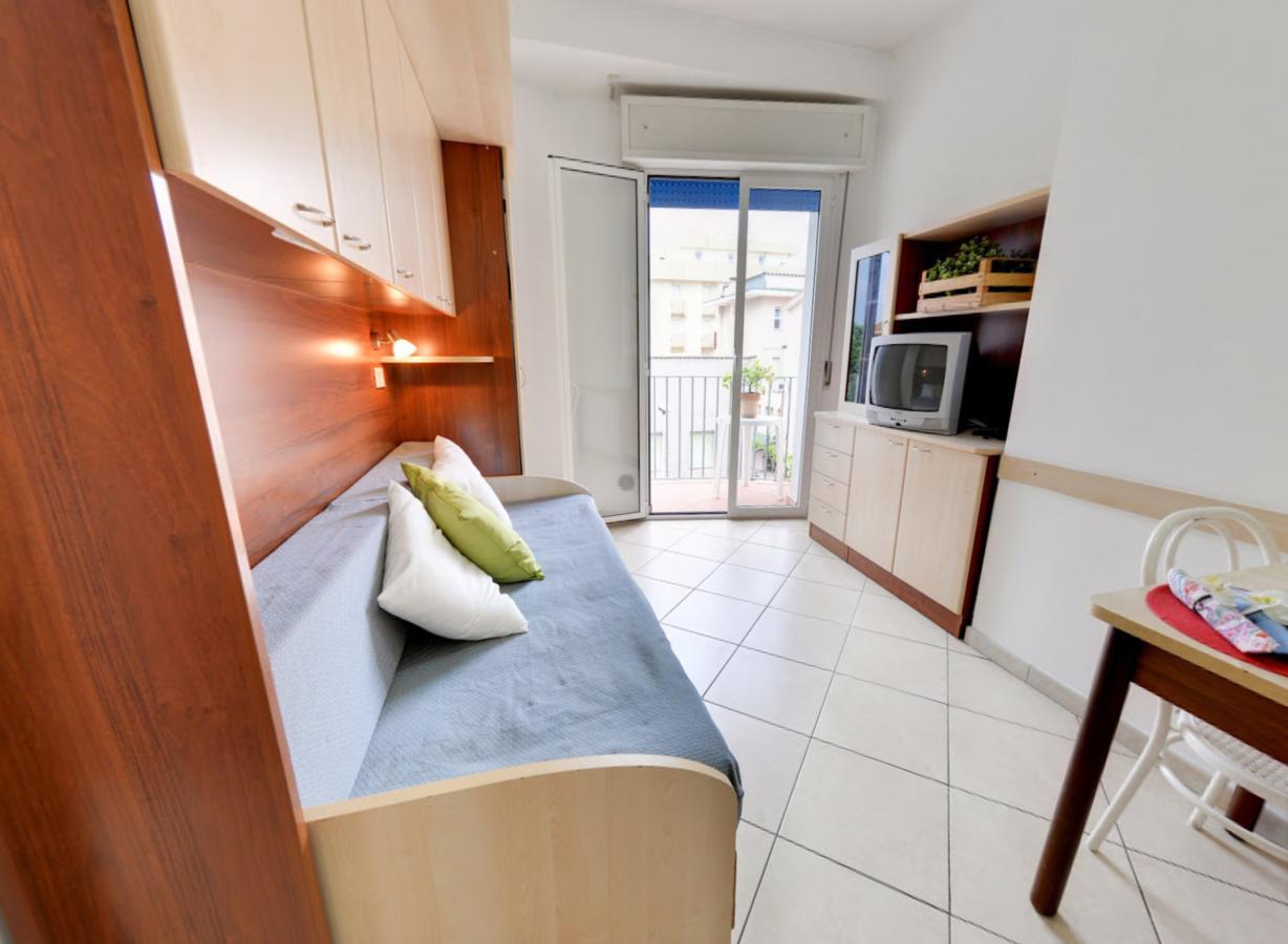 Residence Mediterraneo Rimini Ngoại thất bức ảnh