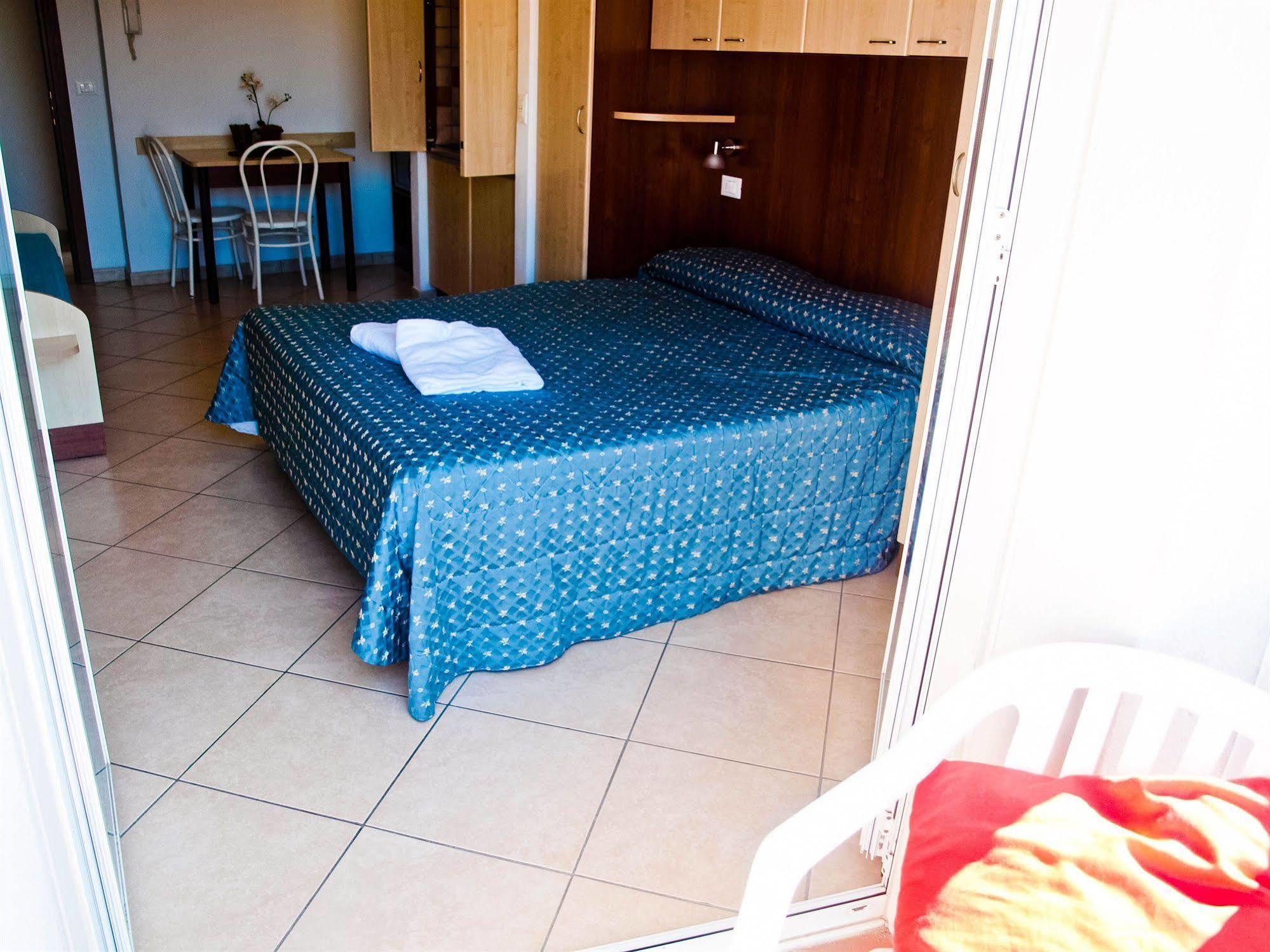 Residence Mediterraneo Rimini Ngoại thất bức ảnh