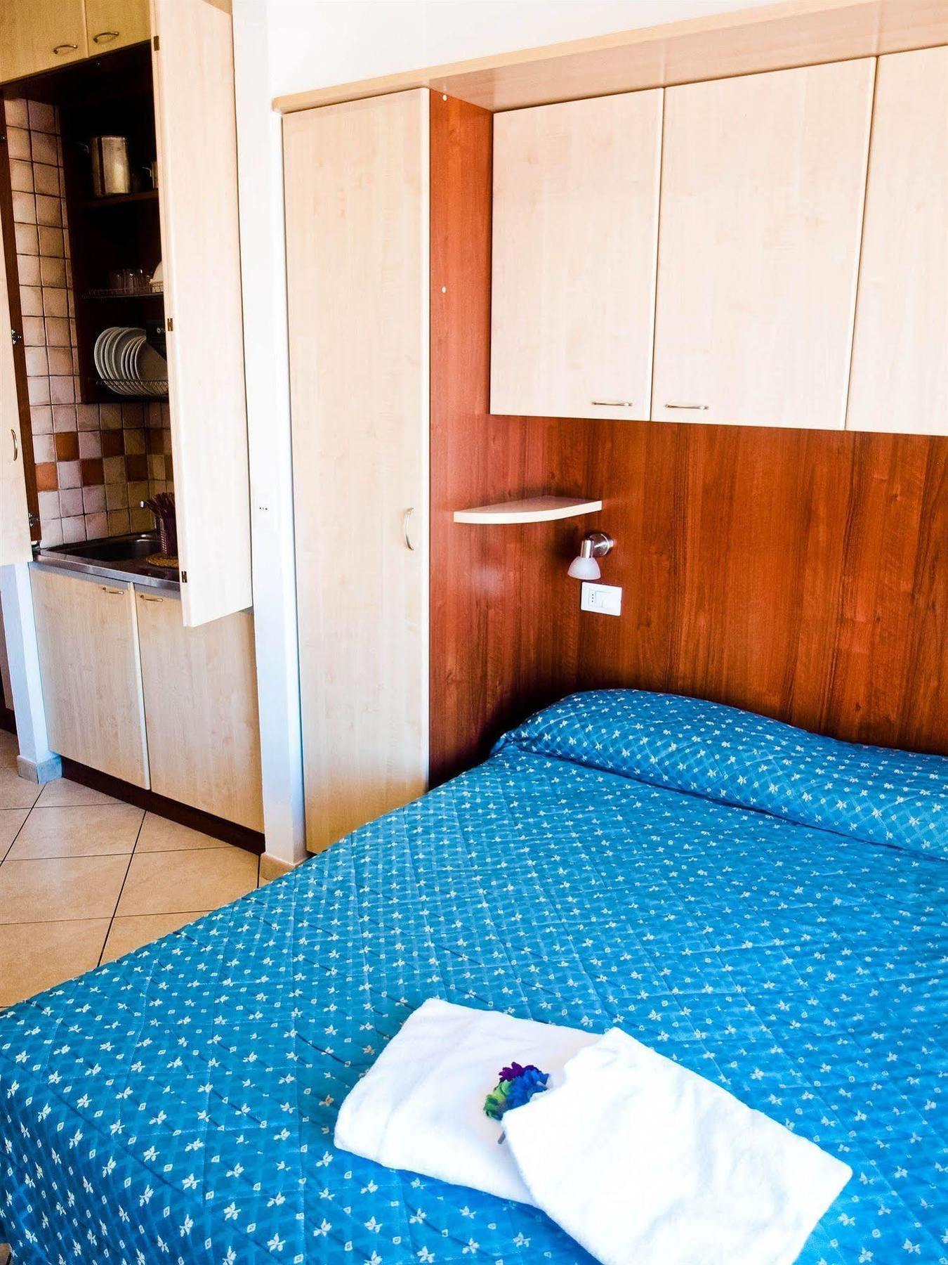 Residence Mediterraneo Rimini Ngoại thất bức ảnh