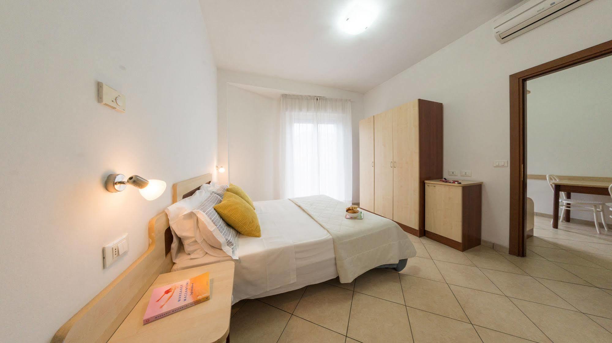 Residence Mediterraneo Rimini Ngoại thất bức ảnh